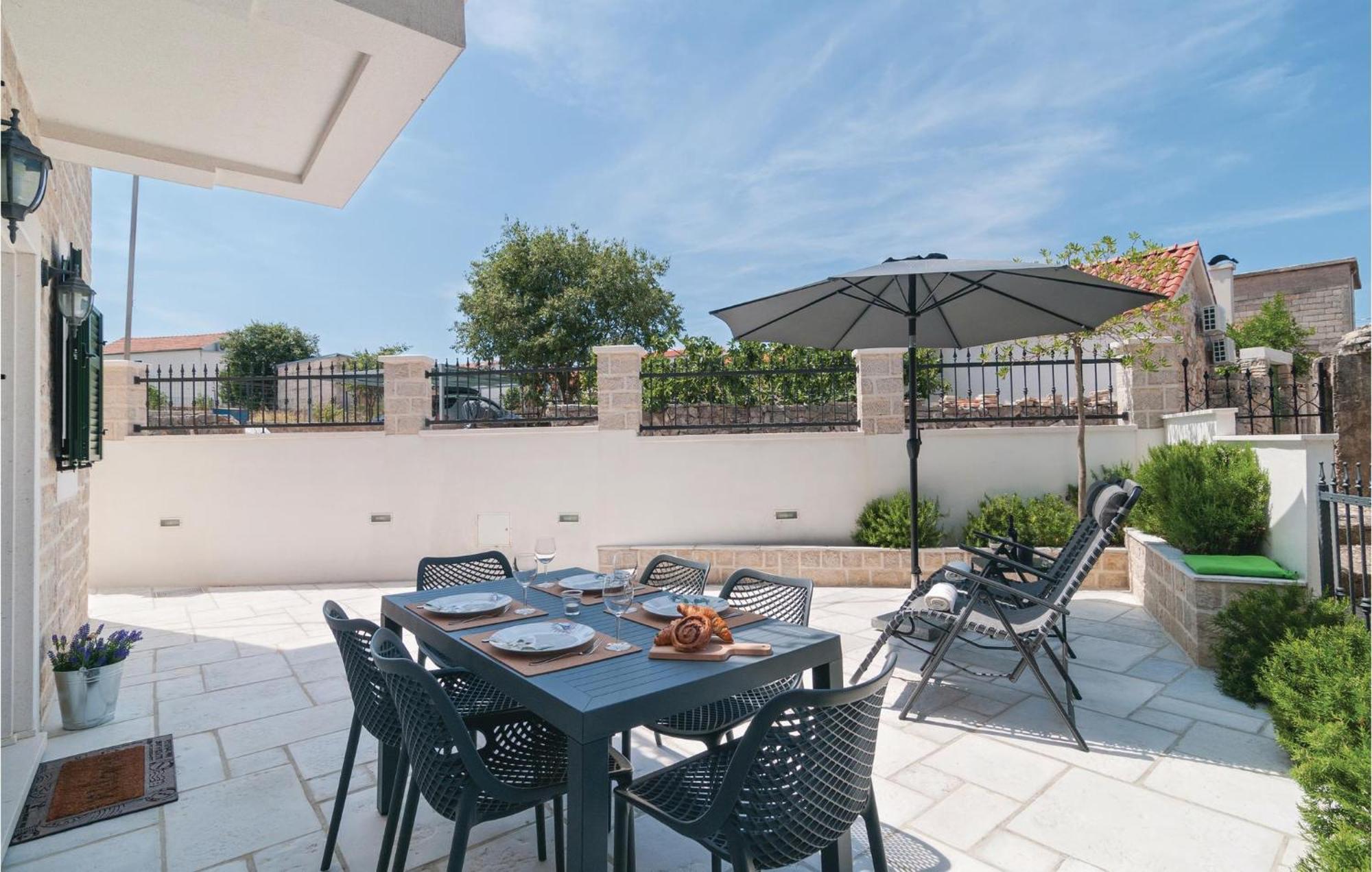 Stunning Home In Primosten With Kitchen Exteriör bild