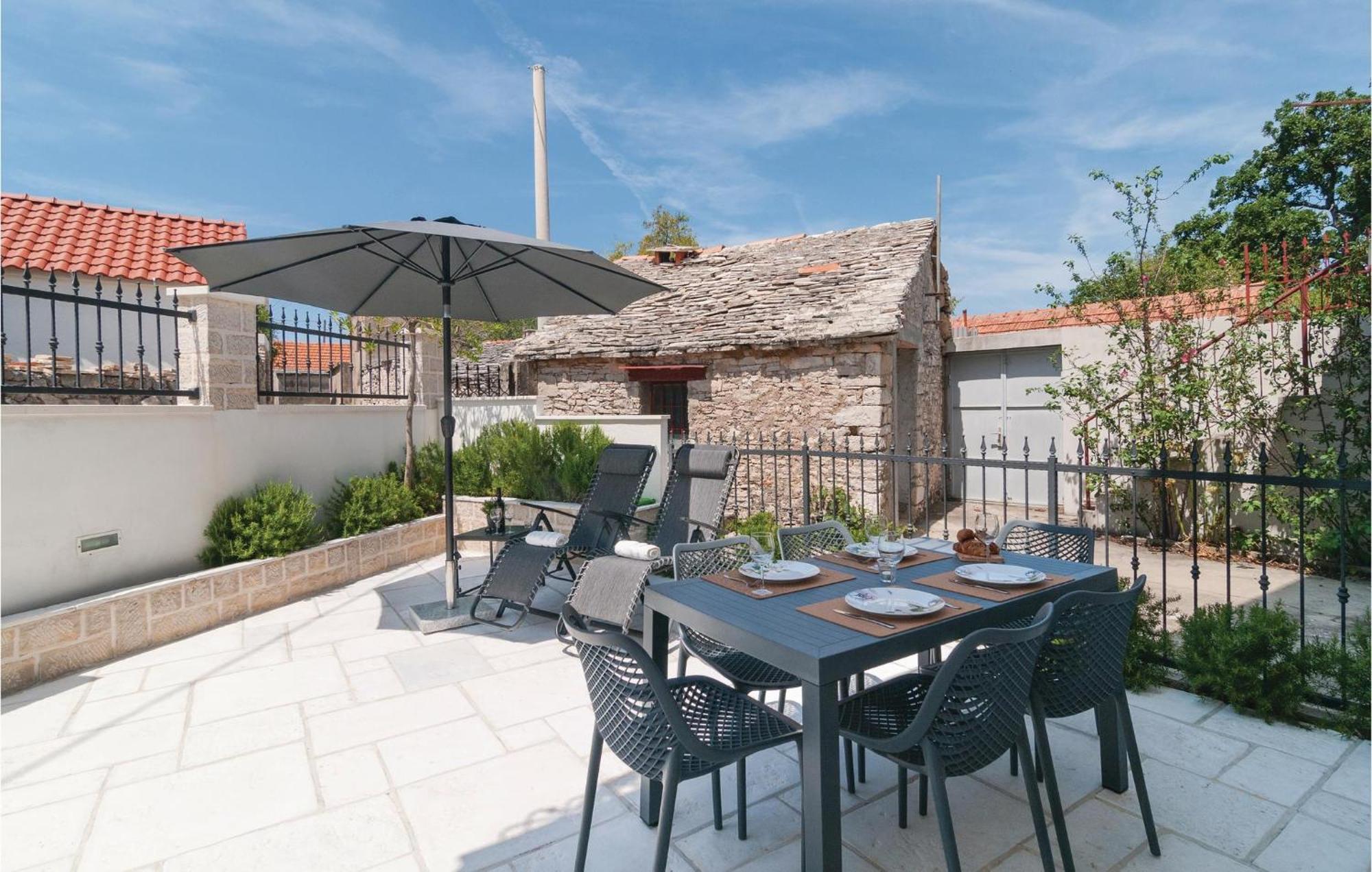 Stunning Home In Primosten With Kitchen Exteriör bild